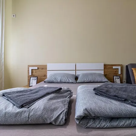 Apartamento Ishirkov