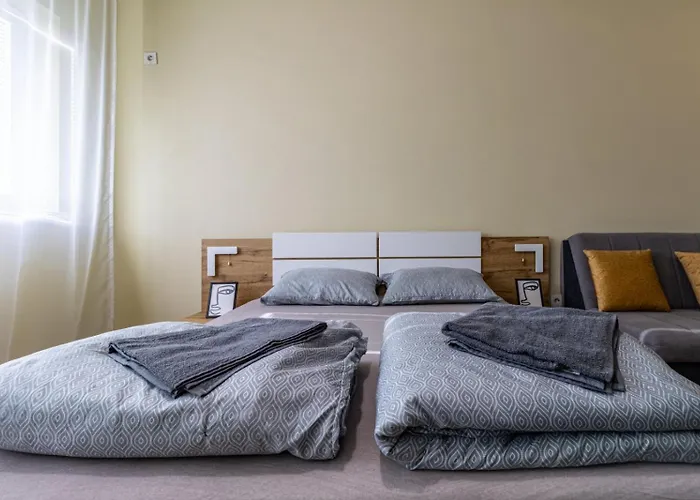 アパート Ishirkov